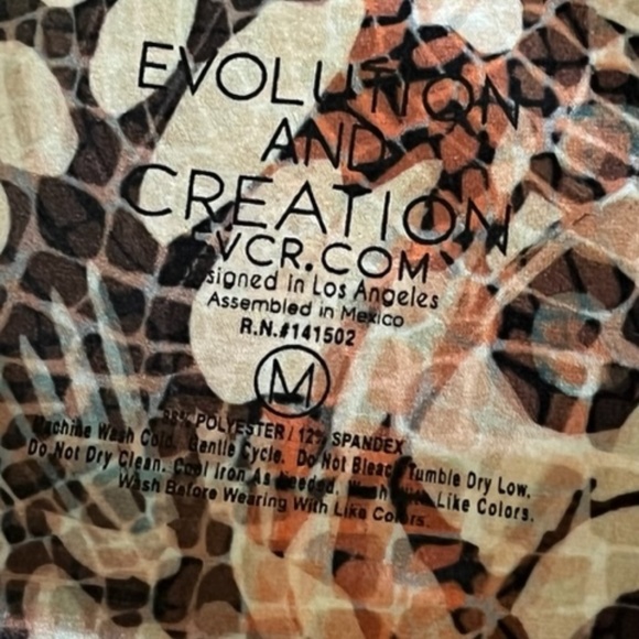 Women's Evolution & Creation "EVCR" Cropped Mosaic Capri Leggings M - Picture 3 of 15